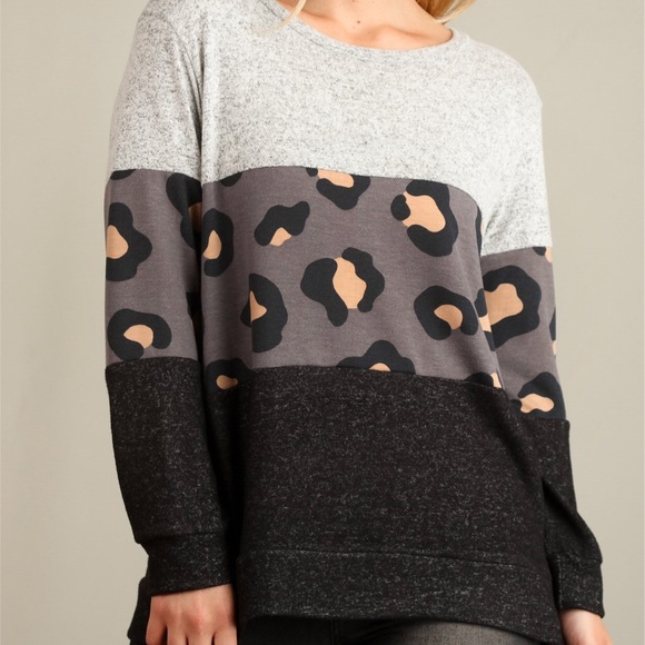 🚨🚨Flash Sale!!! 50% off Block ANIMAL Print  Top - Picture 2 of 2